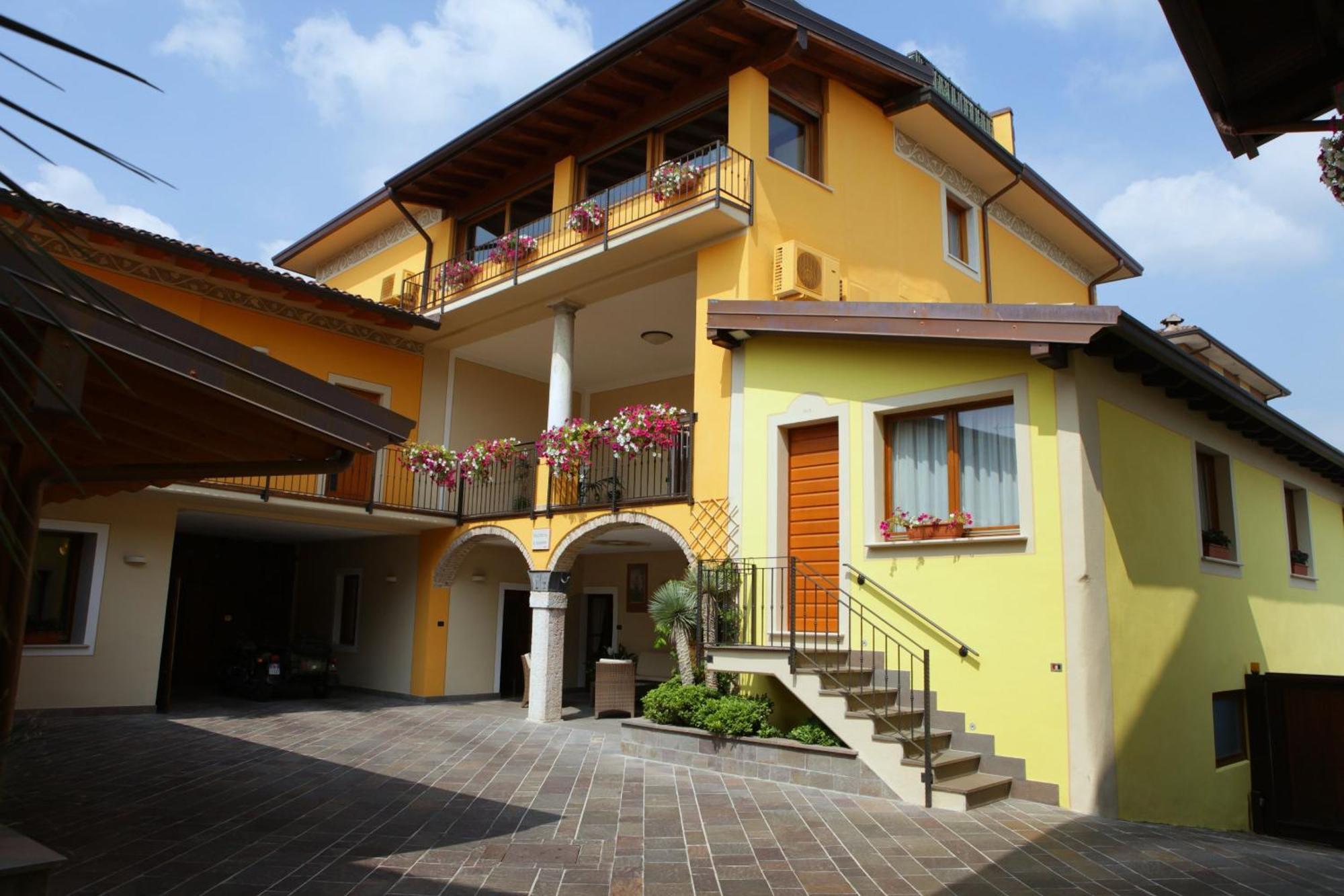 Agriturismo Il Barone Moniga del Garda Εξωτερικό φωτογραφία